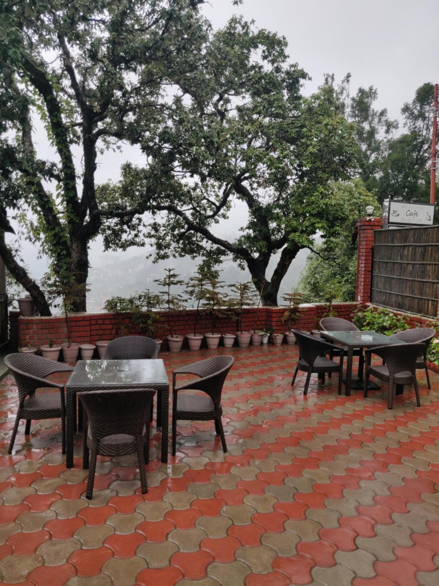 The Oaktree House Shimla Exterior foto